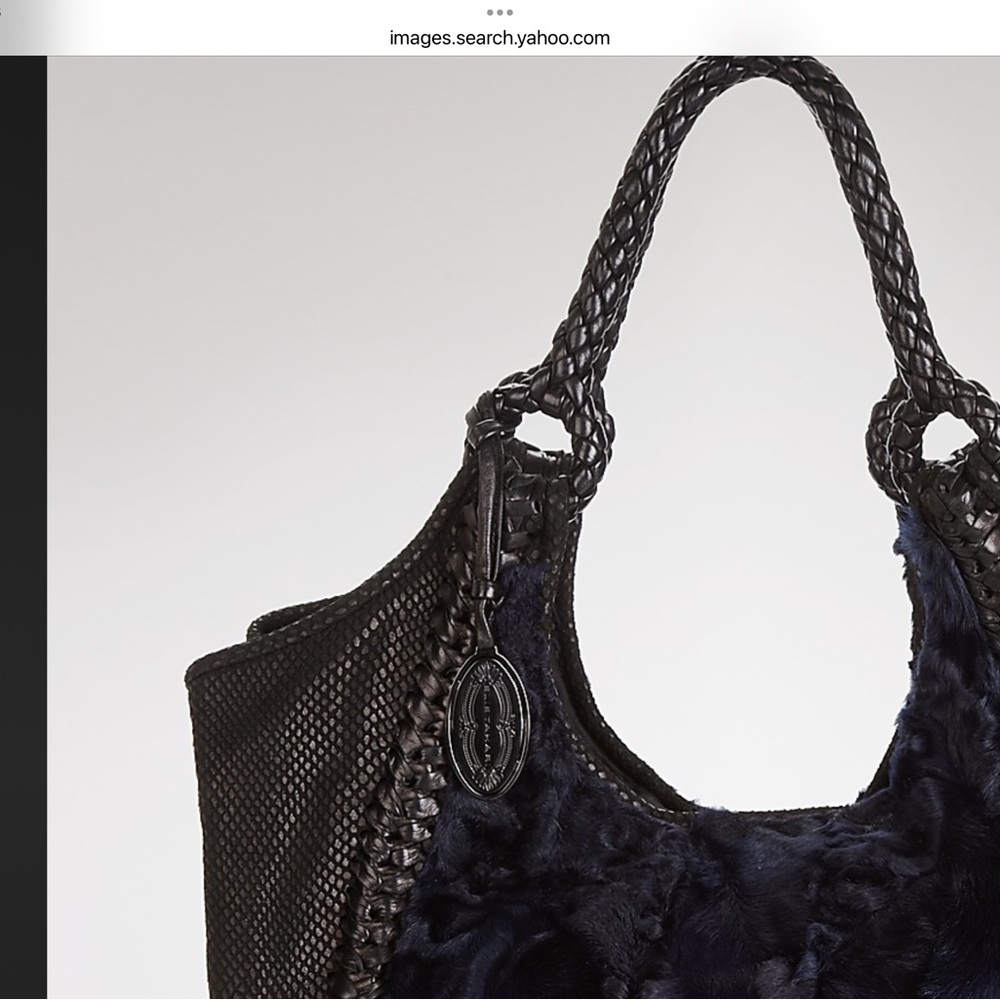 Elite Tahari Large Black Tote Bag With Dark Blue Fur - Picture 2 of 13